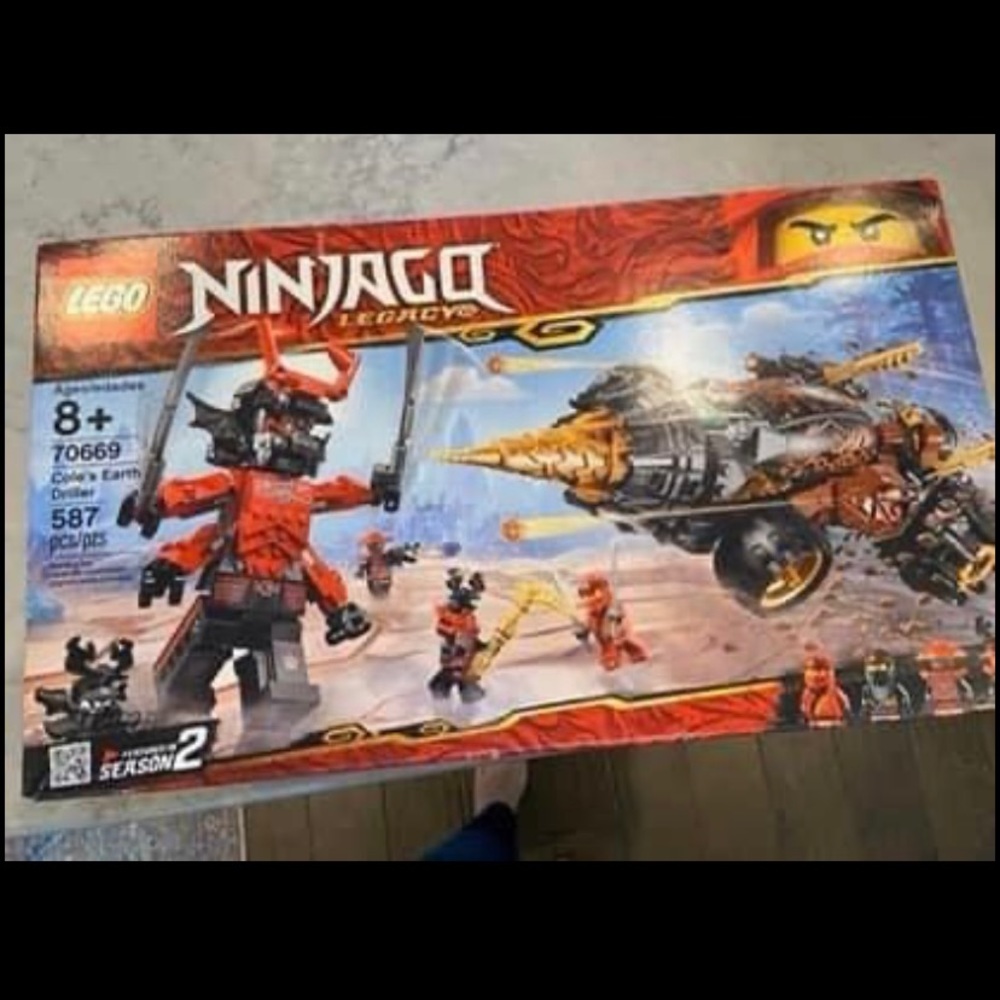 Ninjago Legacy Cole’s Earth Driller LEGO set